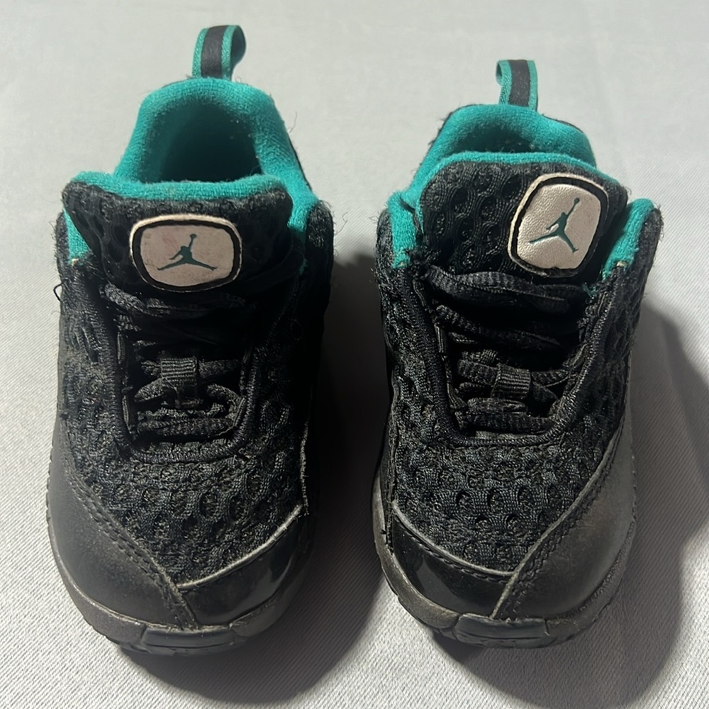 Baby Jordan’s size 6c - Picture 3 of 4